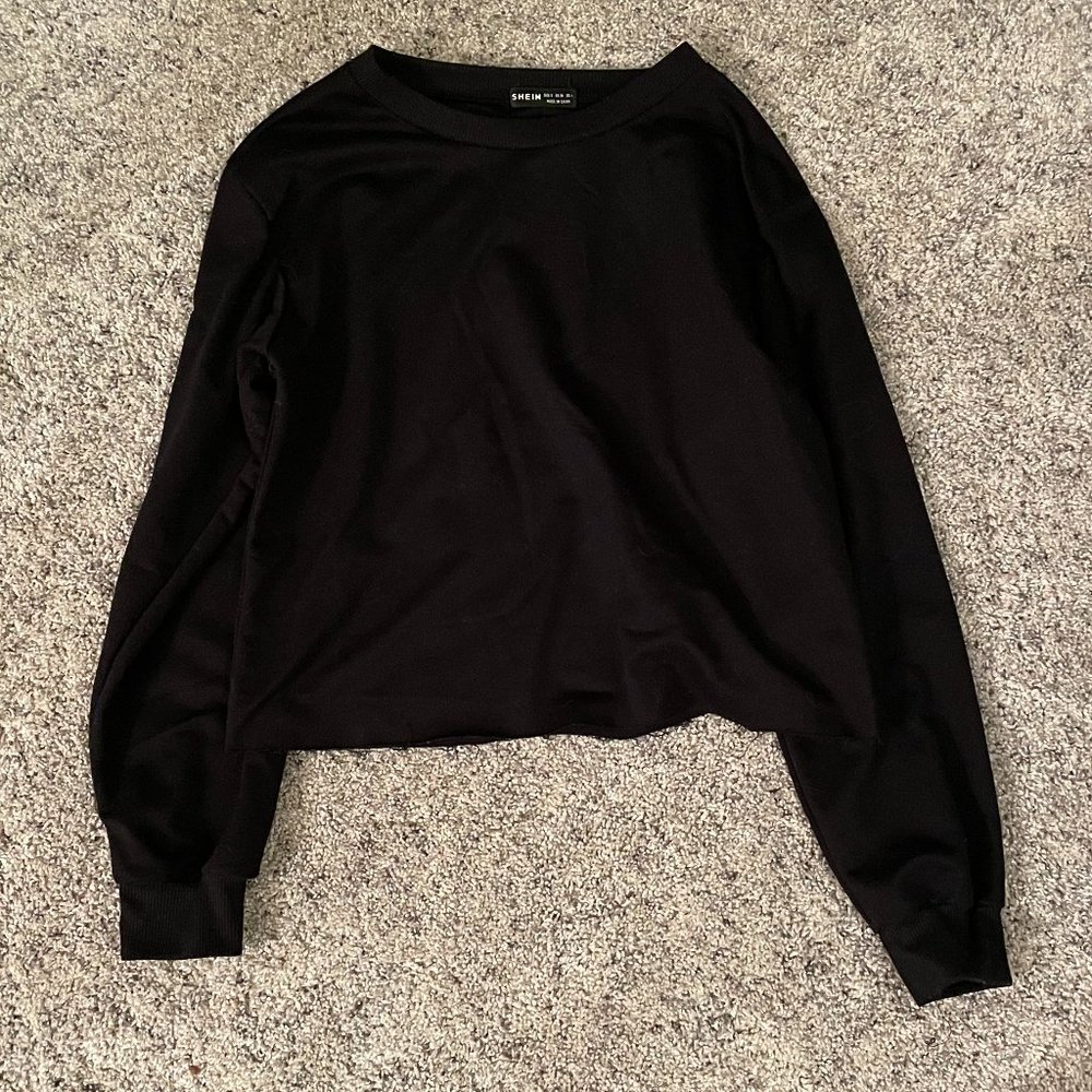 Cropped black sweatshirt/tee